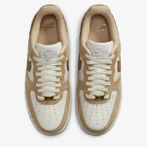 Nike Air Force 1 Low Retro QS sneakers, brown/white